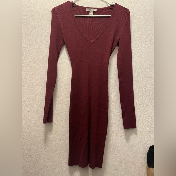 Burgundy sweater dress - Picture 2 of 3